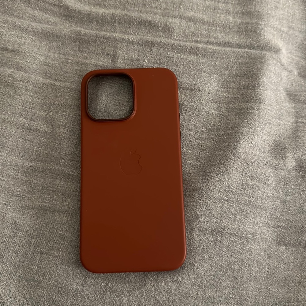 Apple iPhone 14 pro max leather case